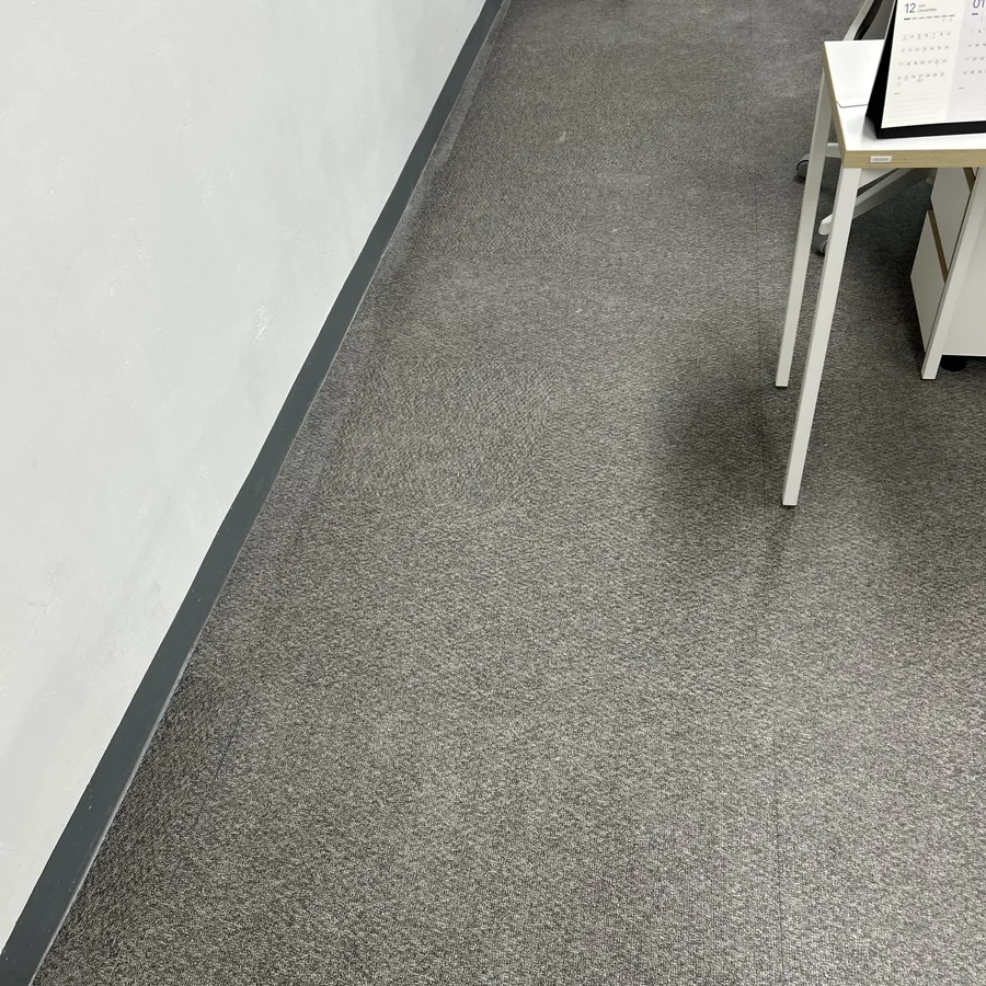 사무실바닥데코타일 사무실 복도 카펫 바닥