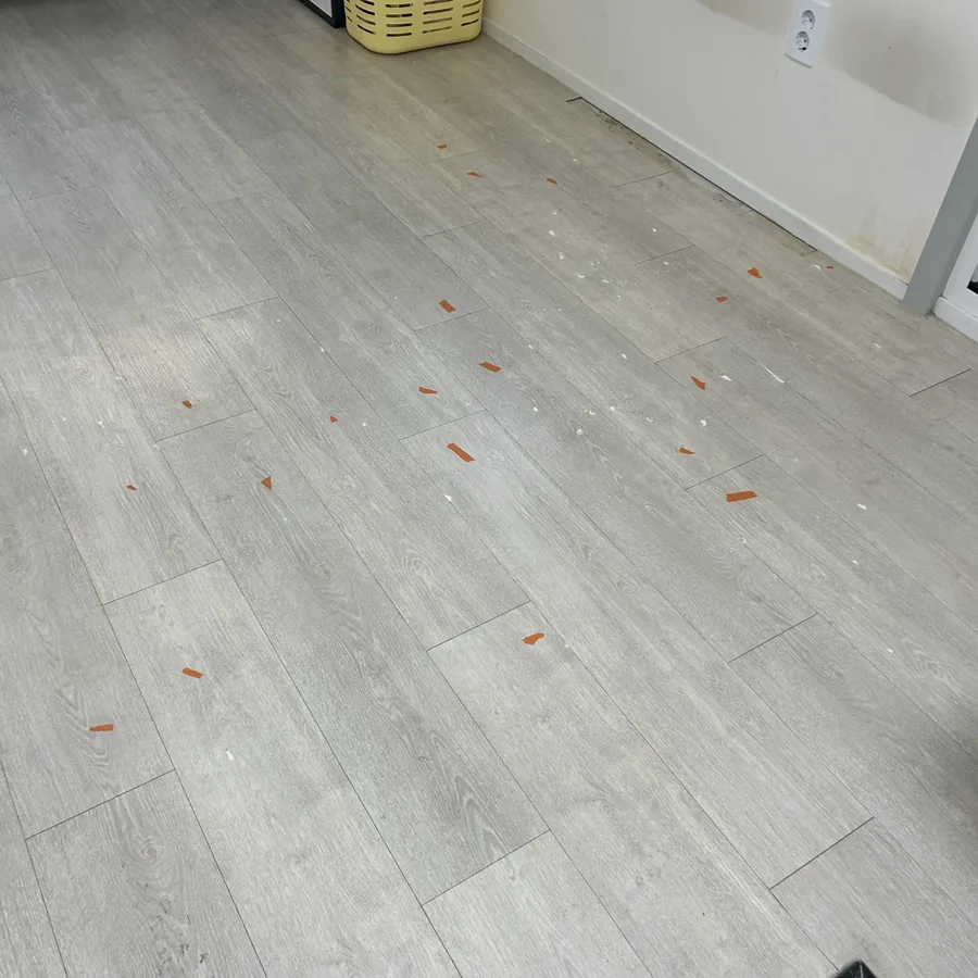 건물 내부 바닥 시공 전